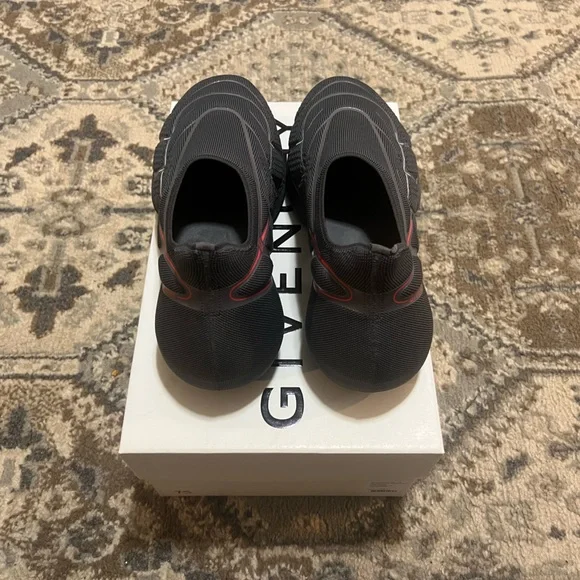 Givenchy Men's Black Sneakers
